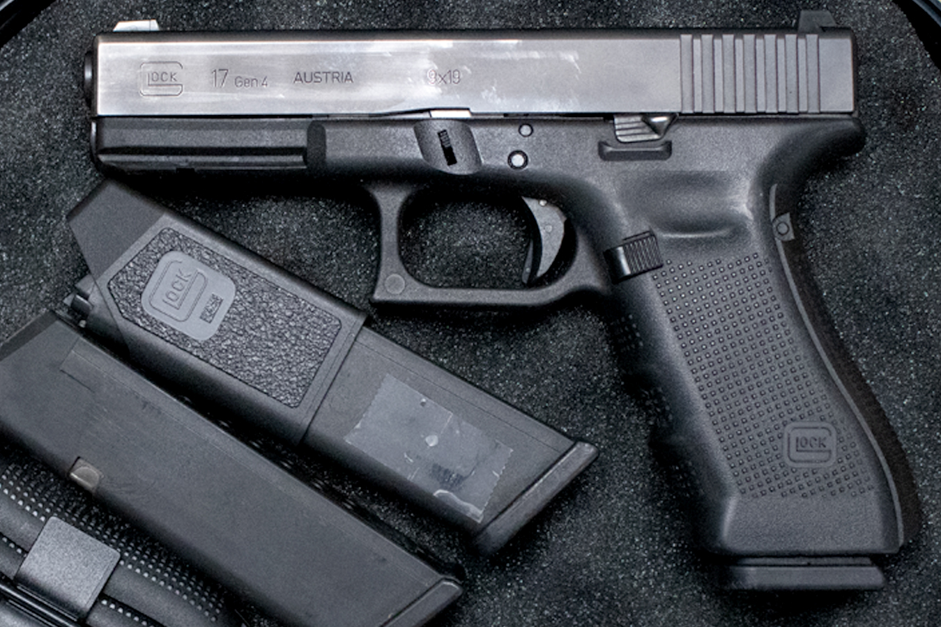 GLOCK 17 Gen4 9mm Police Trade-in Pistol with Three Magazines and Original Box